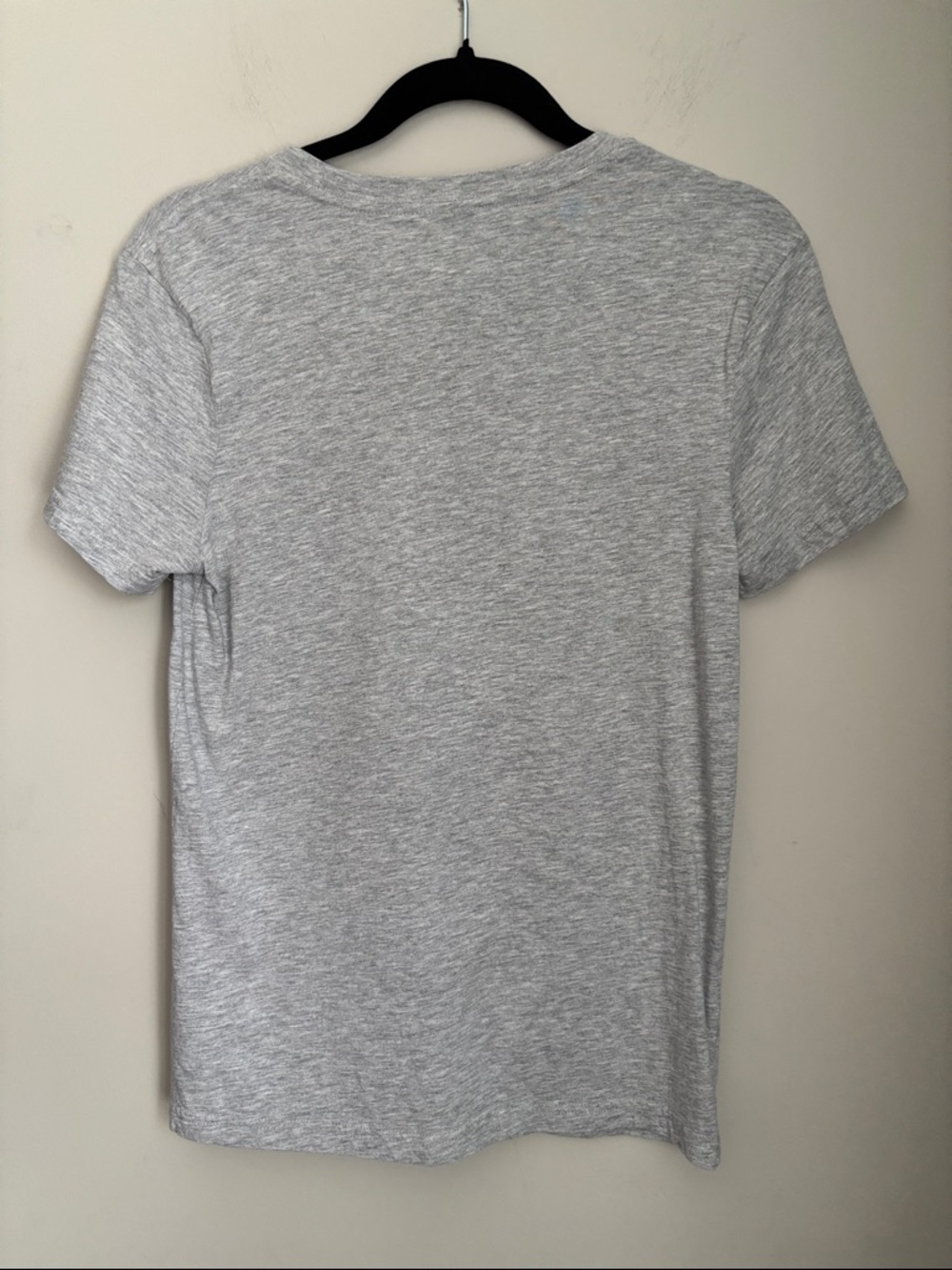 H&M Gray Short Sleeve Tee with Beach Graphic from 90210 - Picture 2 of 3